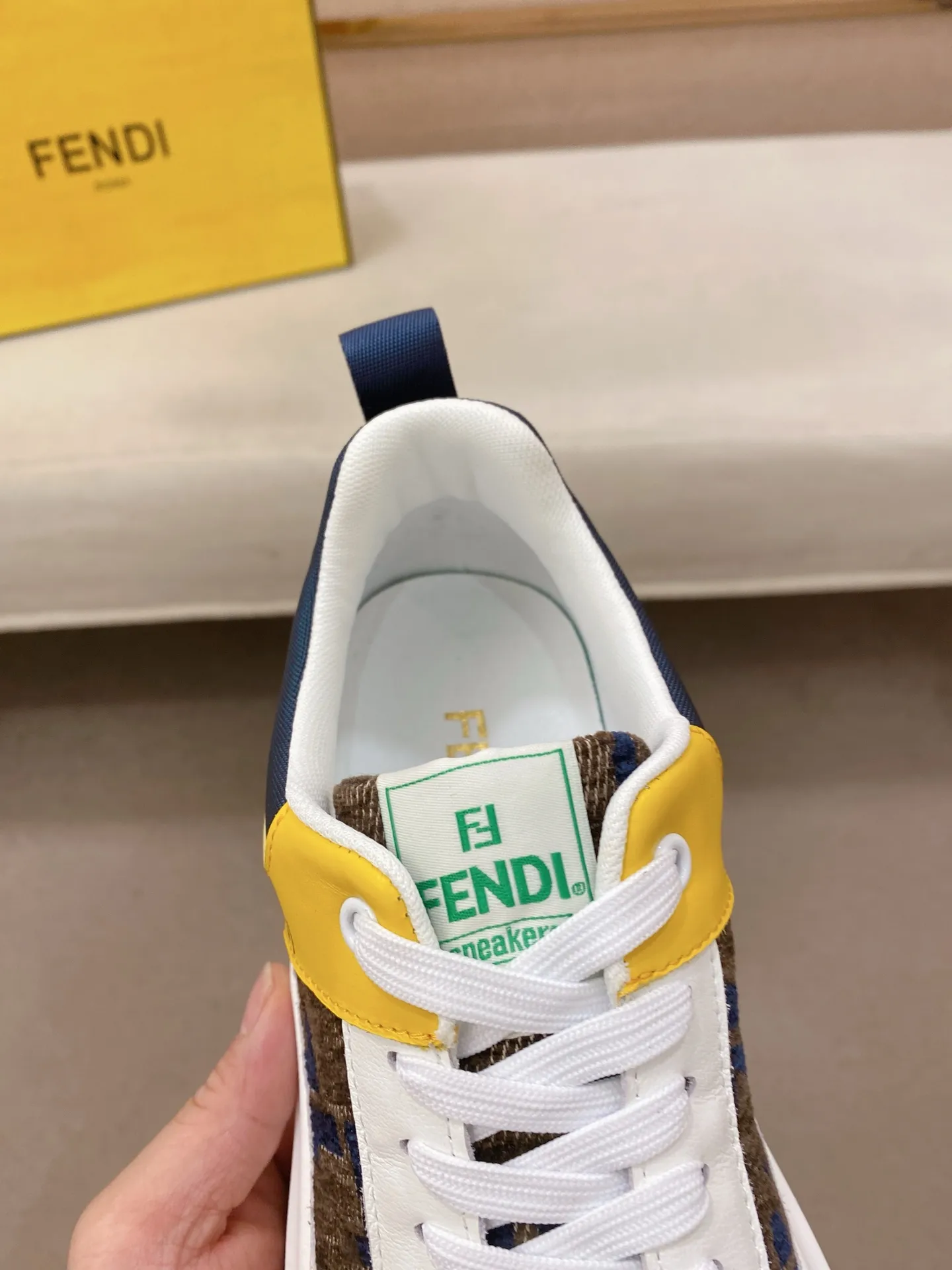 Men's shoes 💰 462💰 (fendi) New style 👊🏻 upper 🇮🇹 imported cowhide fabric 🇩🇪 lining imported sheepskin lining. The original outsole is molded to highlight the identity of every man, and the upper foot is elegant and stable🚶🏻🚶🏻The high-end custom counters reproduce the original version📯No matter the wind or rain, the shoe last remains unchanged and can withstand the verification of time🔍️,🔵 Size: 38-44